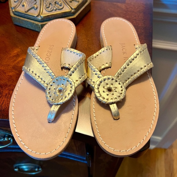 EUC Jack Rogers Ro Flat Thong Sandals in Light Champage Gold Size 6.5 M - Picture 2 of 4